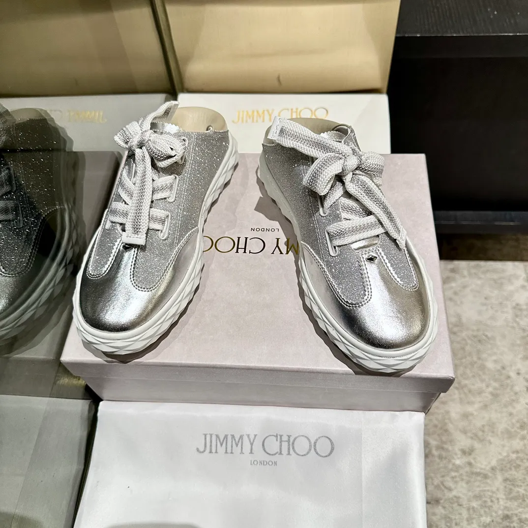 👟👟Ex-factory price 640👟👟 The new JIMMY CHOO, exclusively for sale, original large-soled casual white shoes, designed with the latest technology, strong three-dimensional effect👍The integration of multiple technologies, subverting fashion, super stylish! The combination is super beautiful. The original version is 1:1, versatile and trendy, both salty and sweet! New layout Size: 35-40
